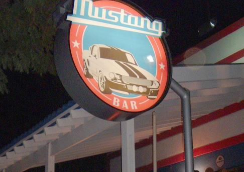 Totem Mustang Bar